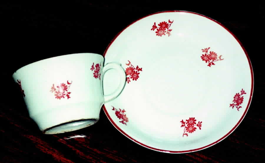 ARA68 Flat Cup & Saucer Set by Arabia of Finland-1