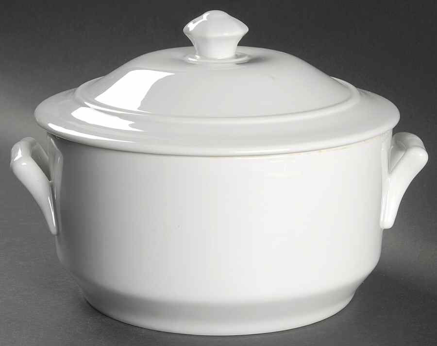 Classic Whiteware 2.5 Qt Round Covered Casserole by Apilco-1