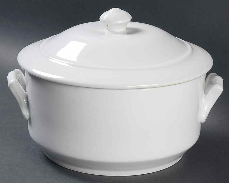 Classic Whiteware 2.25 Qt Round Covered Casserole by Apilco-1