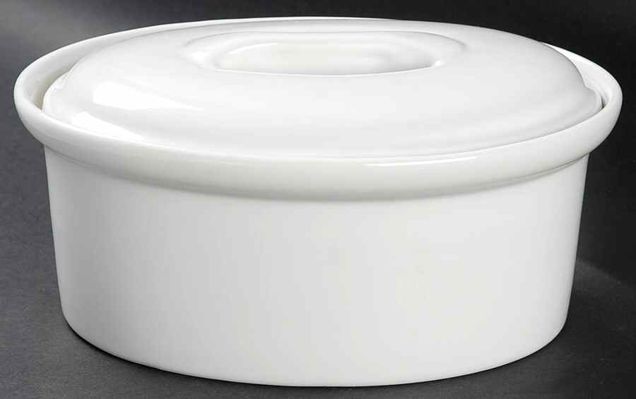 Classic Whiteware 1 Quart Oval Covered Casserole by Apilco-1