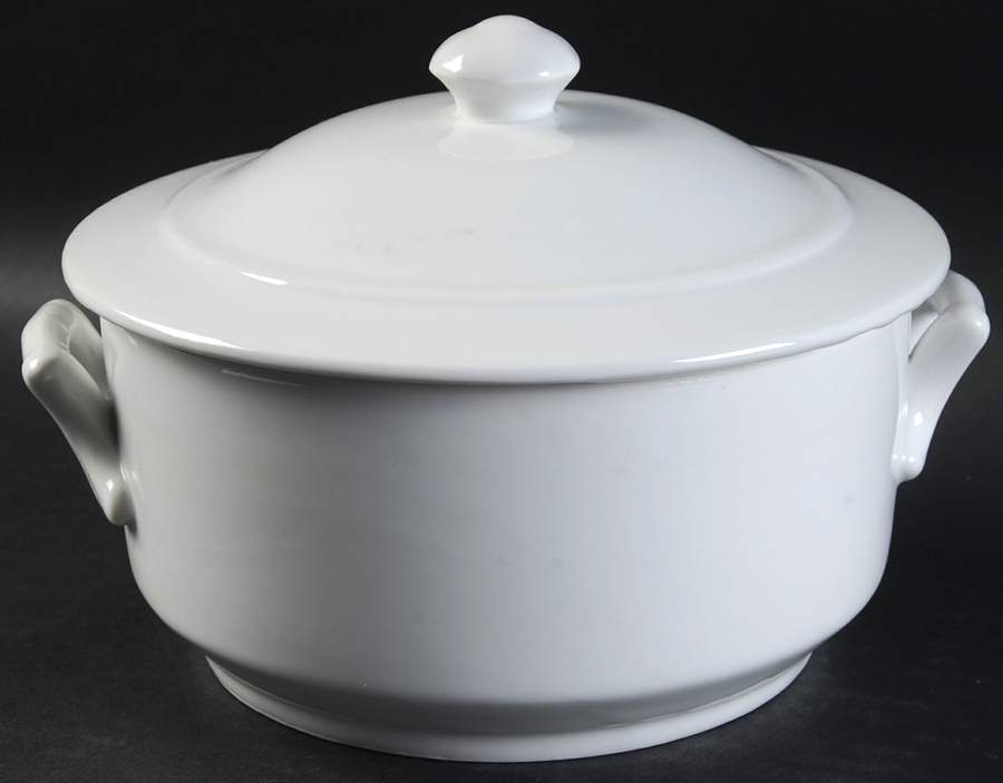 Classic Whiteware 1.25 Qt Round Covered Casserole by Apilco-1