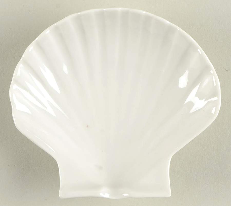 Classic Whiteware Small Shell Shaped Dish by Apilco-1