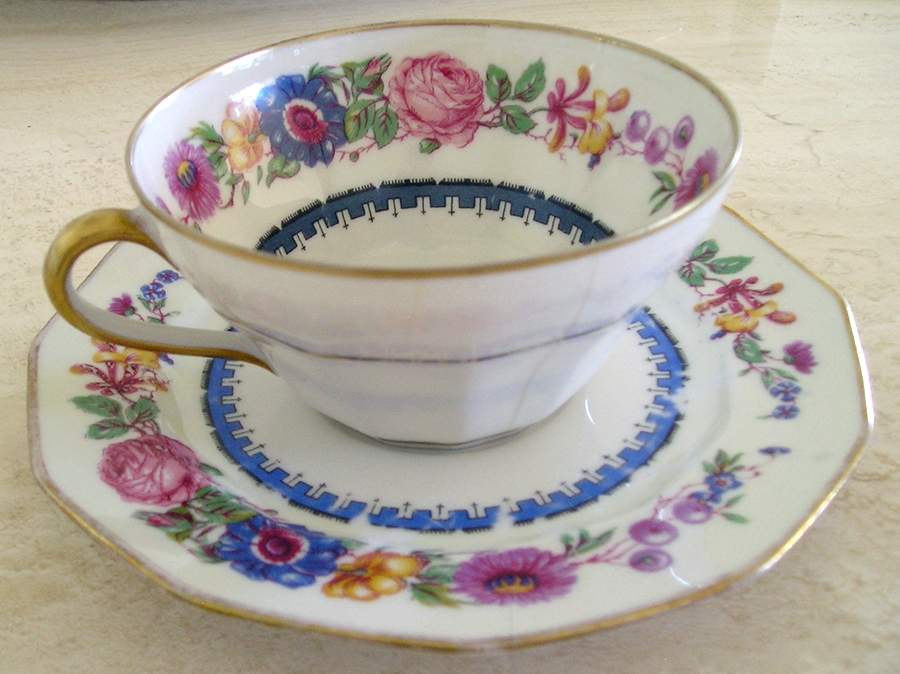 AHR410 Flat Cup & Saucer Set by Charles Ahrenfeldt-1