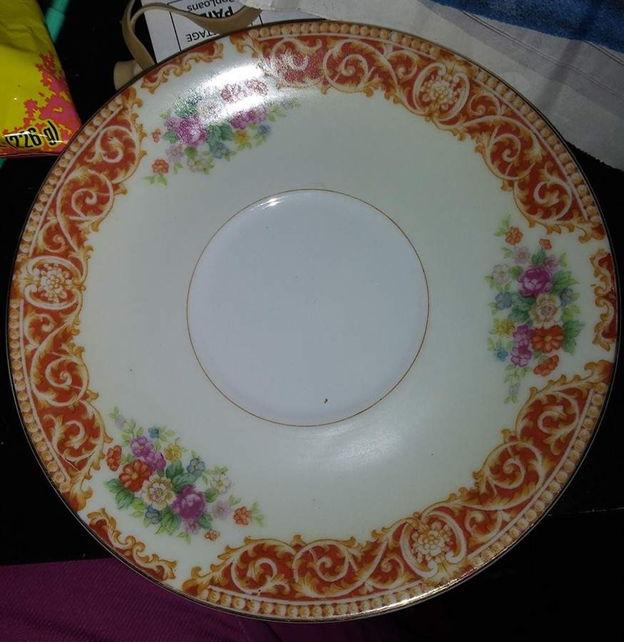 AIC22 Saucer by Aichi-1