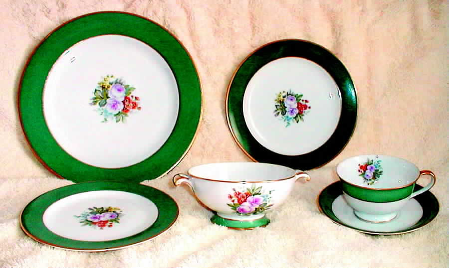 Ambassador Footed Cup & Saucer Set by Aladdin-1