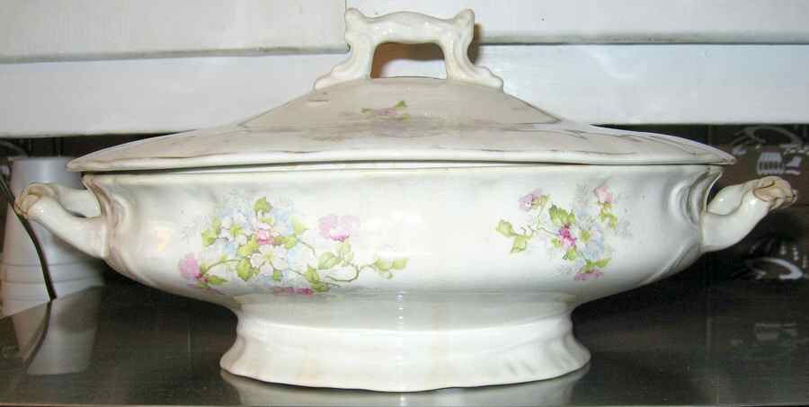 ANP4 Oval Covered Vegetable by Anchor Pottery-1