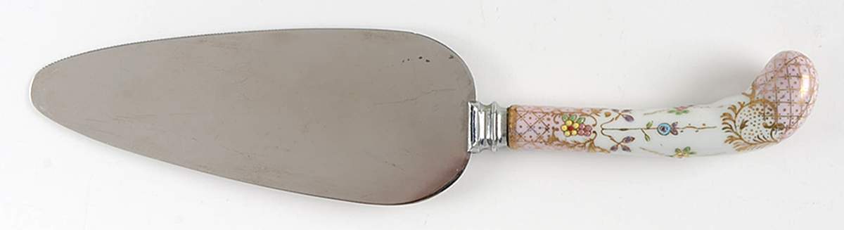 Floraine (Pink) Pie Server with Stainless Blade by A & E Lewis (Germany)-1