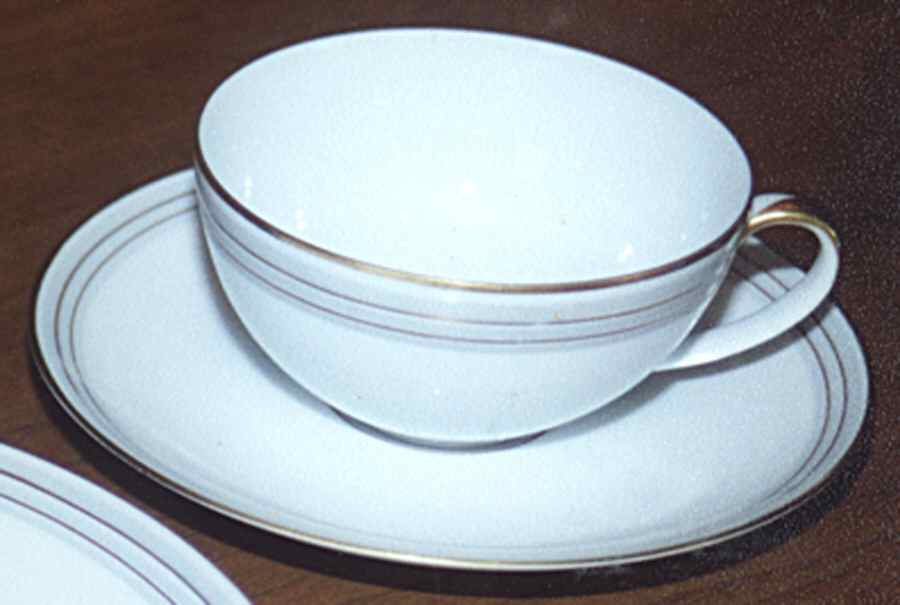 ARZ101 Flat Cup & Saucer Set by Arzberg-1