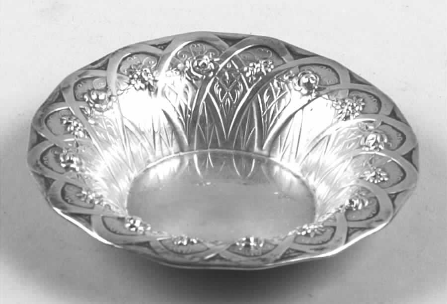 Chippendale-Old (Sterling, 1900, Hollowware) Nut Dish by Alvin-1