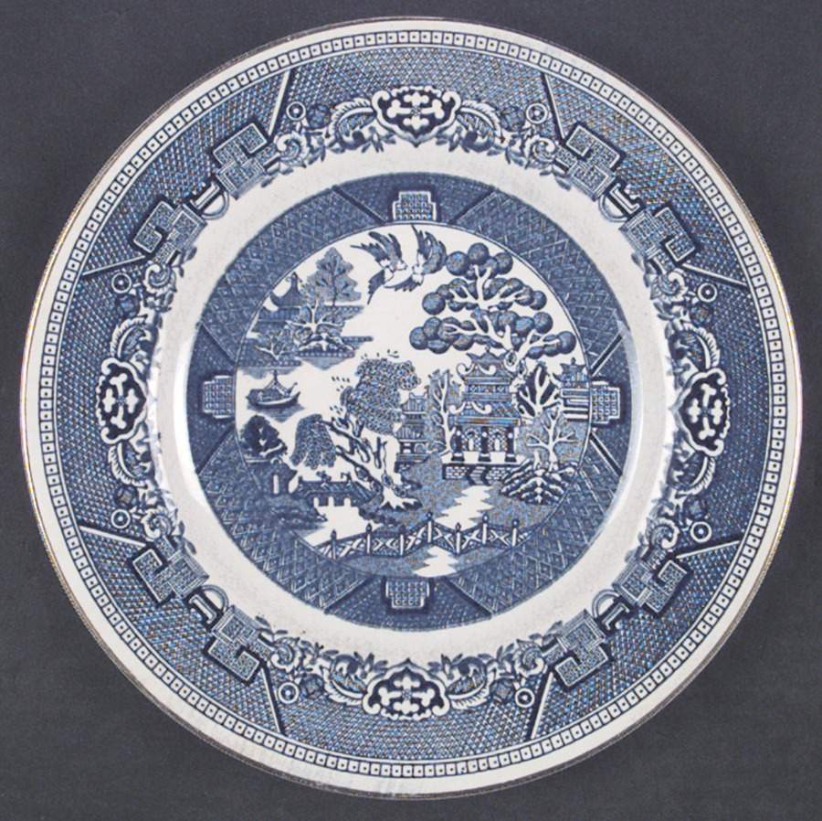Blue Willow (Gold Trim) Dinner Plate by Arklow-1