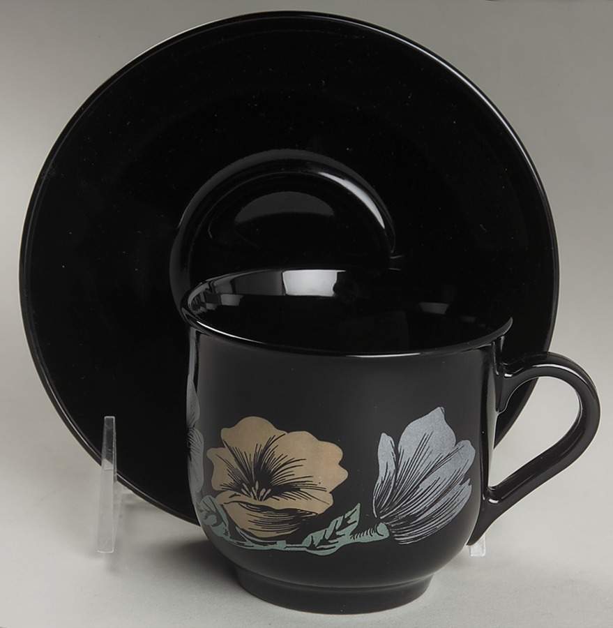Julie Flat Cup & Saucer Set by Arcoroc-1