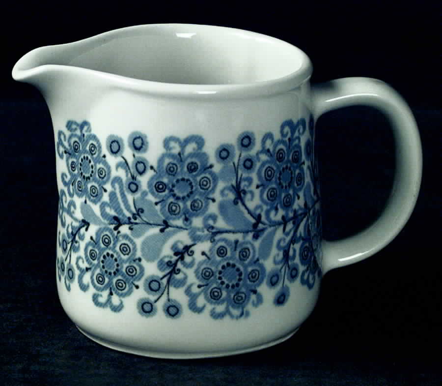 ARA87 Creamer by Arabia of Finland-1