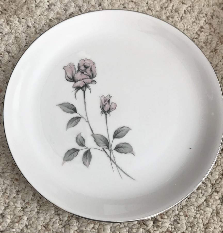 Barclay Dinner Plate by Arlen-1