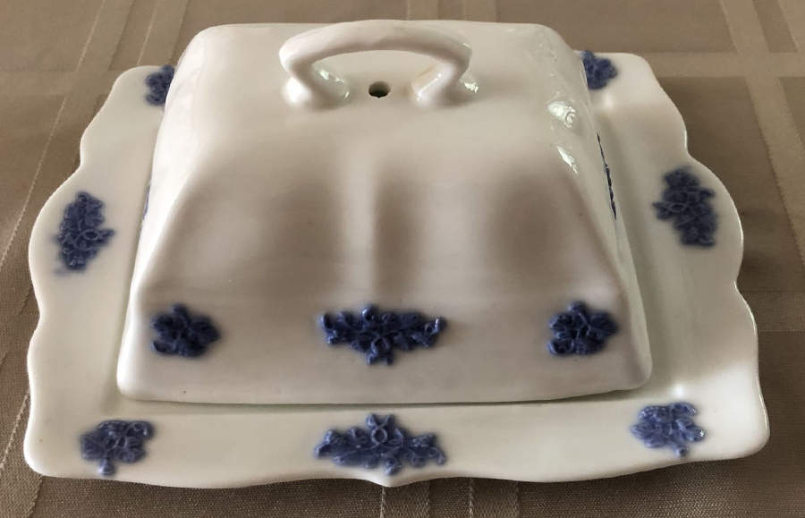 Chelsea (Scalloped, No Embossing) Muffin Dish & Lid by Adderley-1