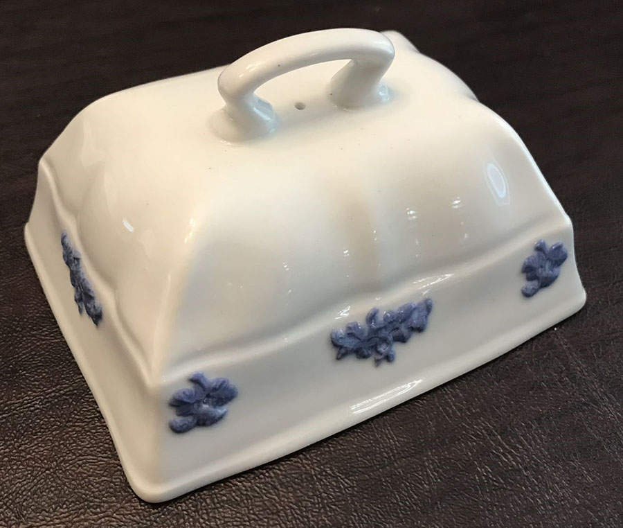 Chelsea (Scalloped, No Embossing) Lid for Muffin Dish by Adderley-1