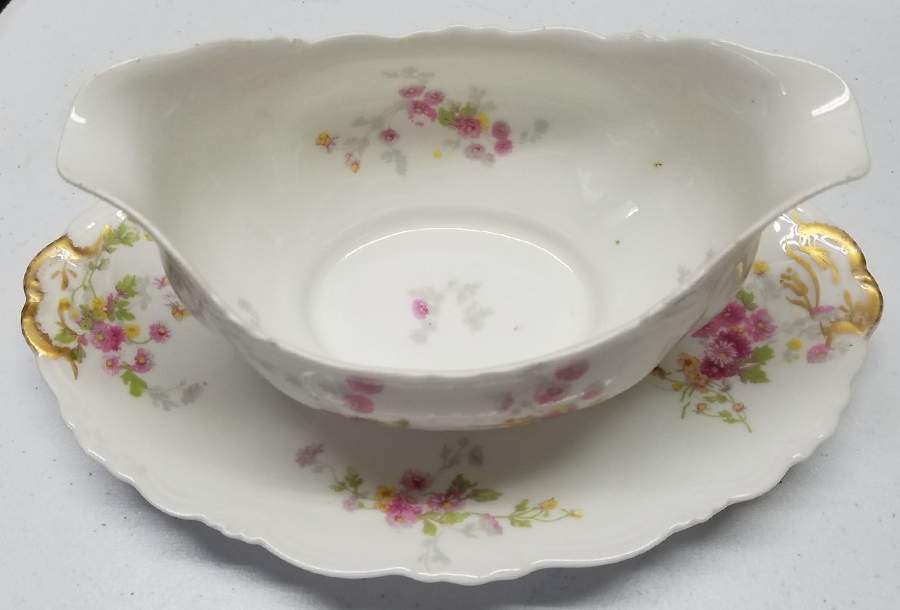 AHR480 Gravy Boat with Attached Underplate by Charles Ahrenfeldt-1