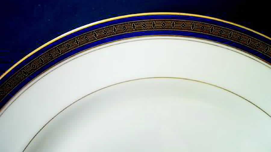 AHR487 Luncheon Plate by Charles Ahrenfeldt-1