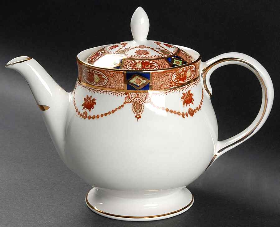 Alton Teapot & Lid by Arklow-1