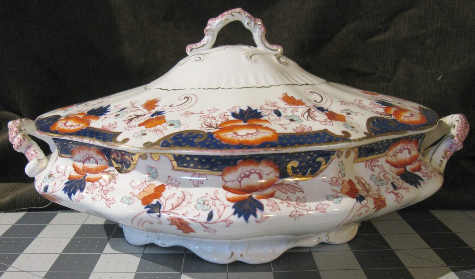 Roseville Oval Covered Vegetable by Allerton's-1