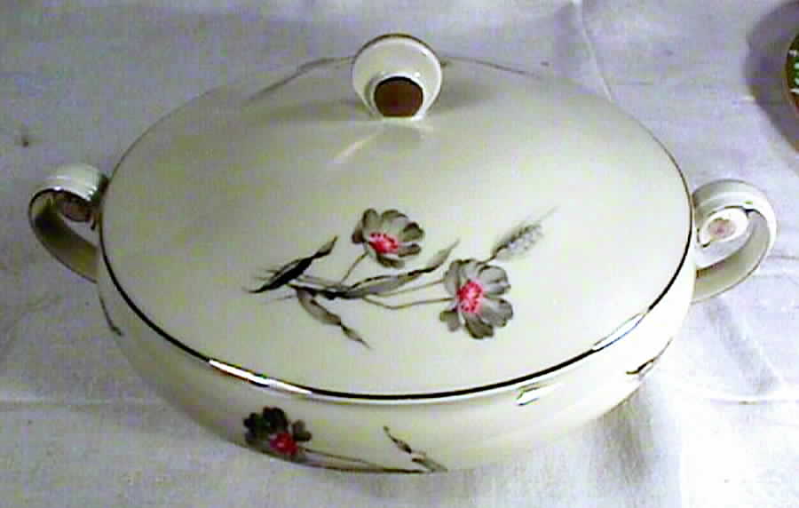 ALT336 Round Covered Vegetable by Altrohlau-1