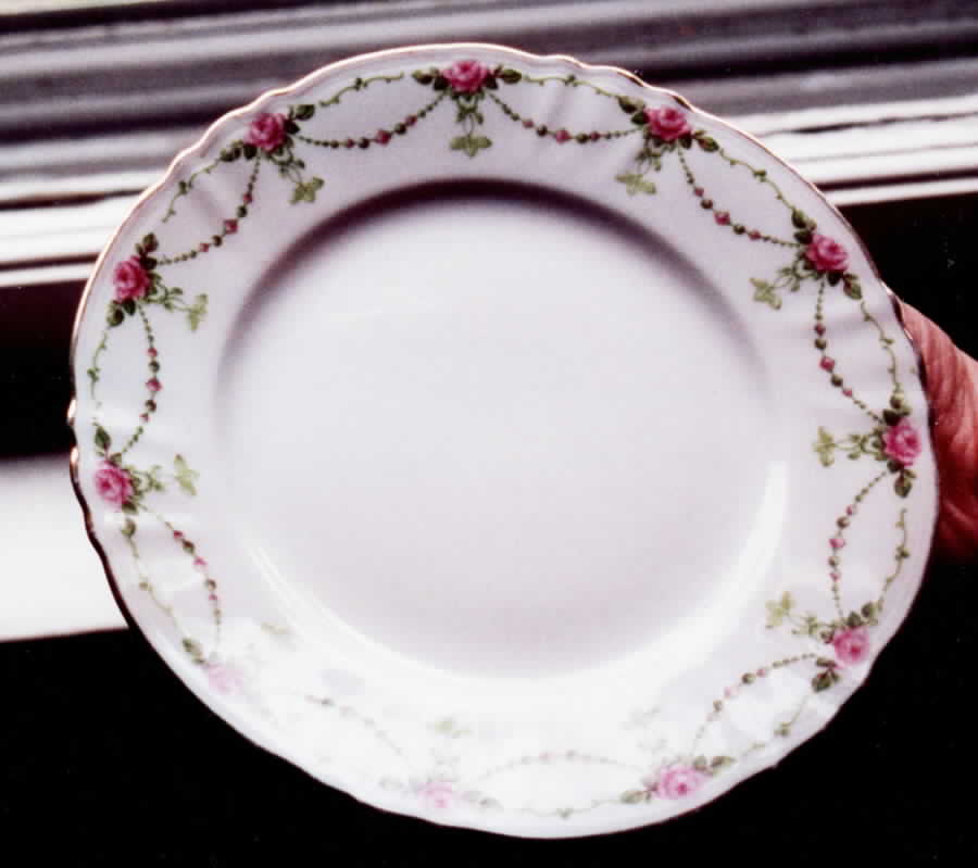 AHR531 Dinner Plate by Charles Ahrenfeldt-1