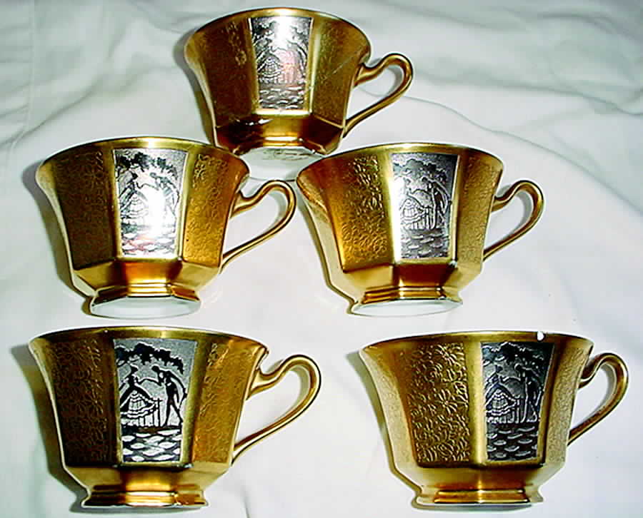 ARZ119 Footed Cup by Arzberg-1
