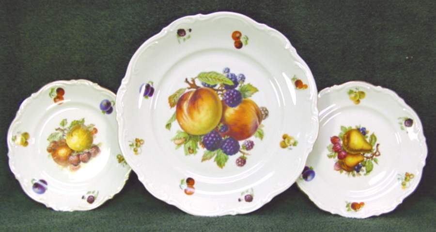 Debra Dinner Plate by Amzo-1
