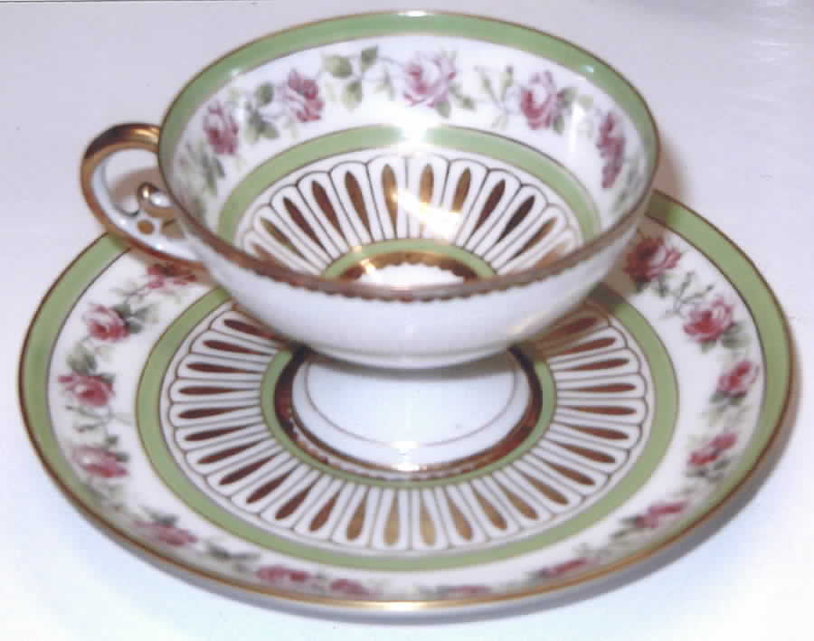 AHR541 Footed Cup & Saucer Set by Charles Ahrenfeldt-1