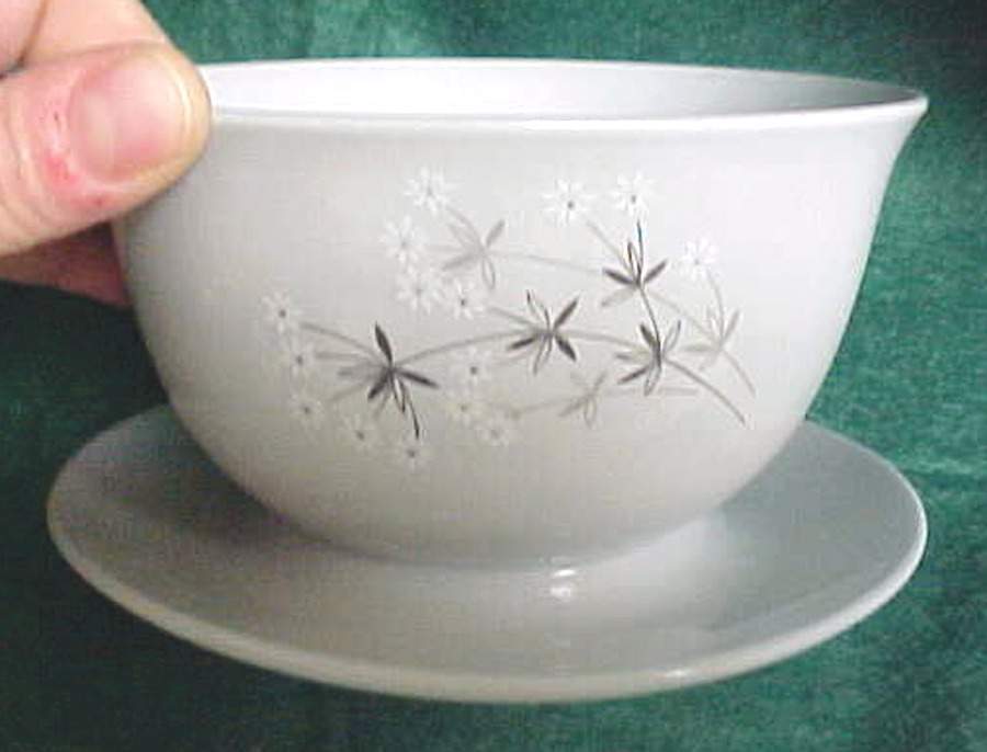 Lumikukka Gravy Boat with Attached Underplate by Arabia of Finland-1