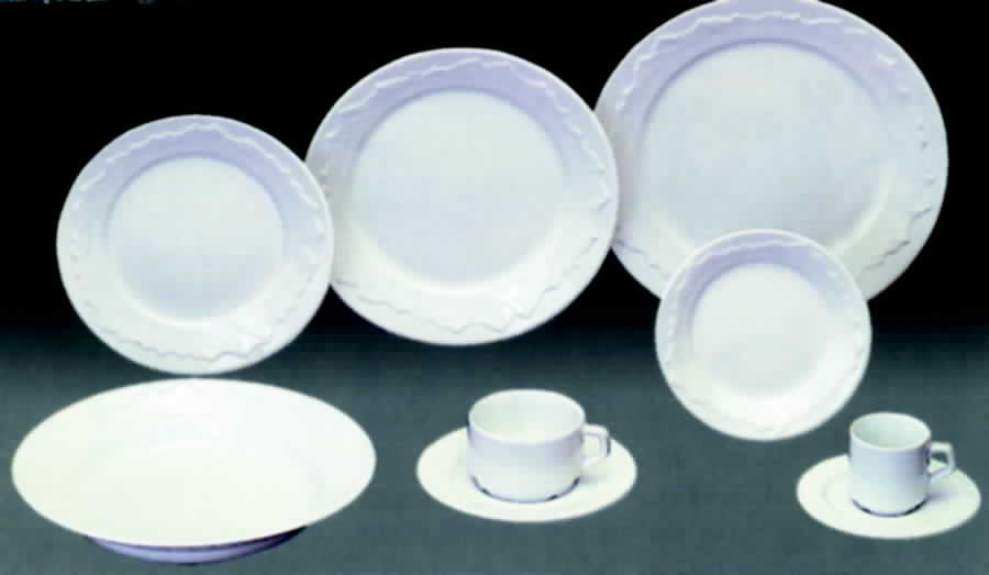 Trekking Dinner Plate by Apilco-1