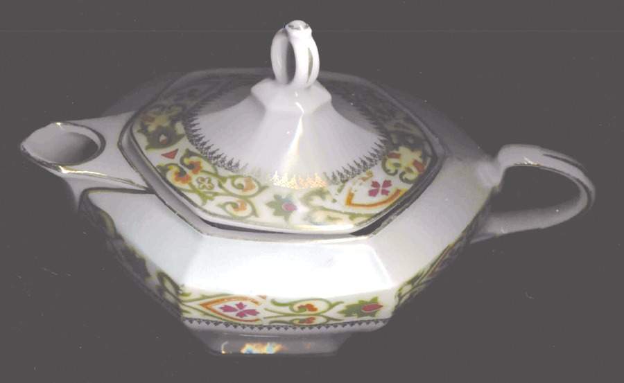 A9433 Teapot & Lid by Altrohlau-1