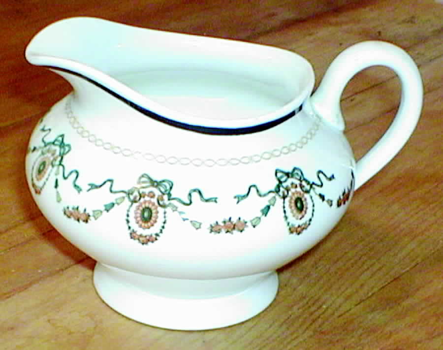 AKP3 Creamer by Albert Pick Co-1