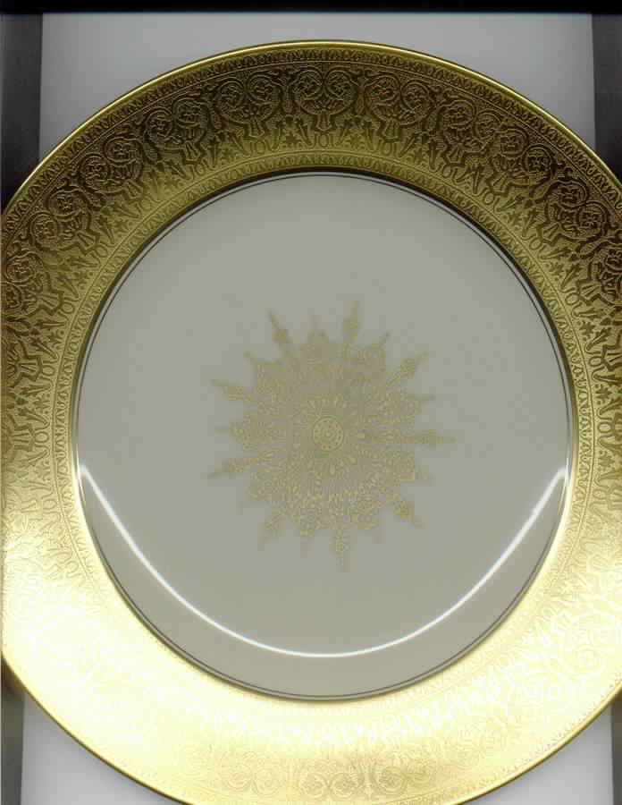 ARA95 Dinner Plate by Arabia of Finland-1
