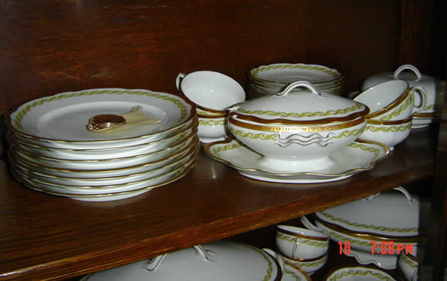 ALT367 Dinner Plate by Altrohlau-1