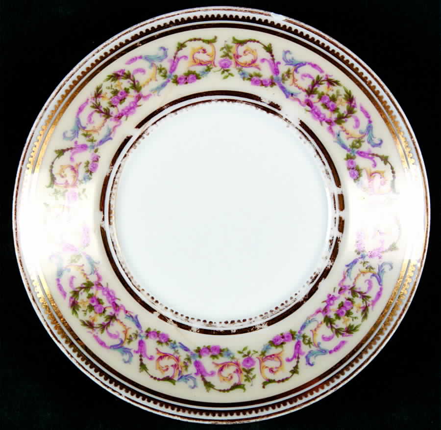 AHR562 Saucer by Charles Ahrenfeldt-1
