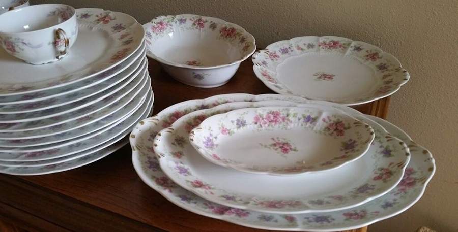 AHR563 16" Oval Serving Platter by Charles Ahrenfeldt-1