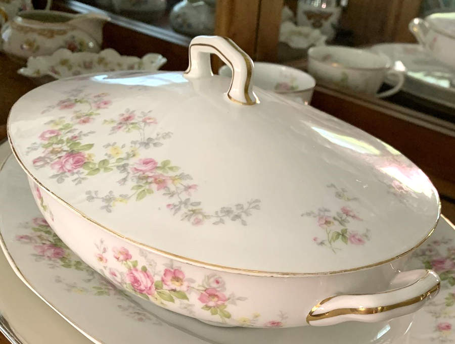 AHR573 Oval Covered Vegetable by Charles Ahrenfeldt-1