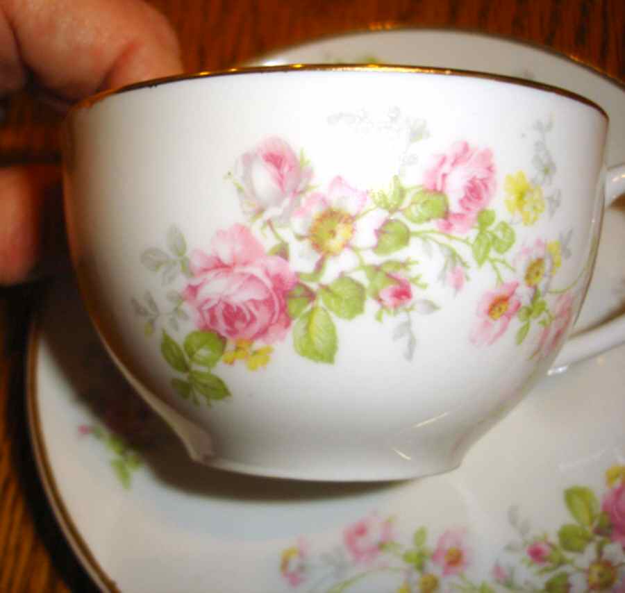 AHR573 Flat Cup & Saucer Set by Charles Ahrenfeldt-1