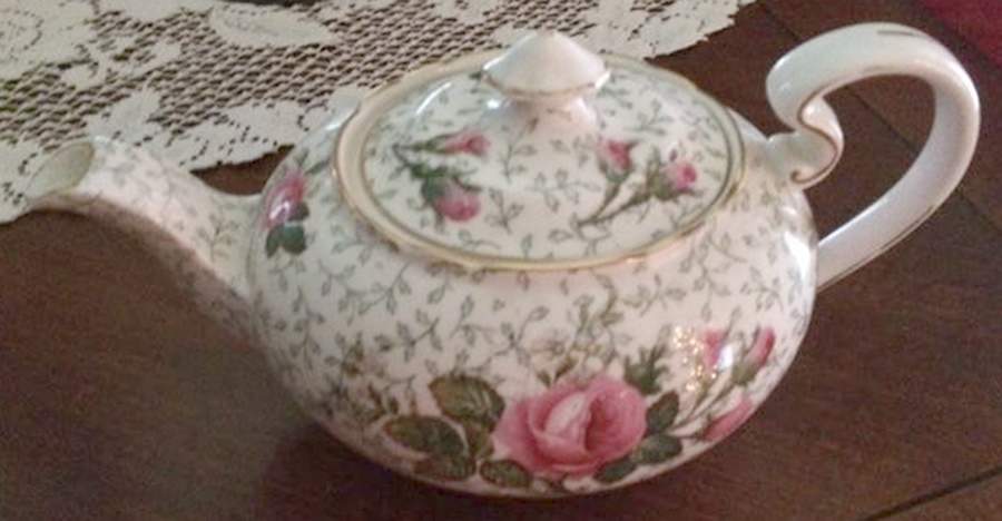 A3013 Teapot & Lid by John  Aynsley & Sons-1