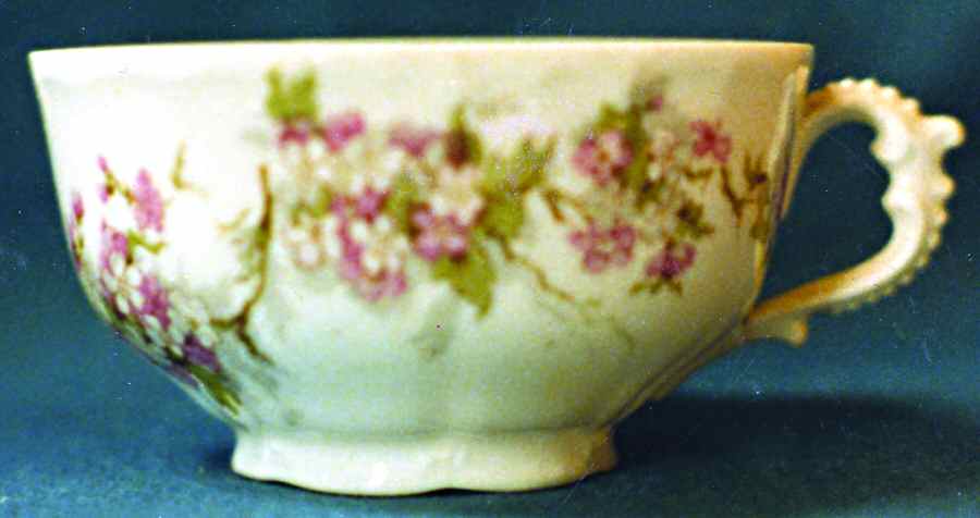 ALT384 Footed Cup by Altrohlau-1
