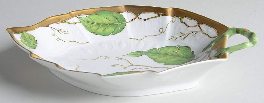 Ivy Garland Leaf Shaped Dish by Anna Weatherley-1