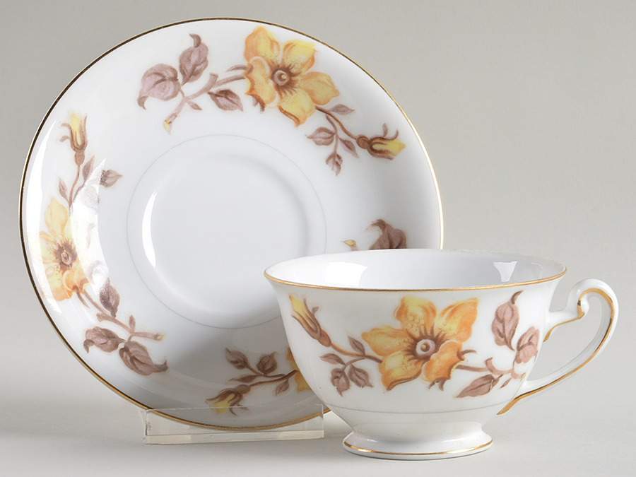 Vivian Footed Cup & Saucer Set by Asahi-1