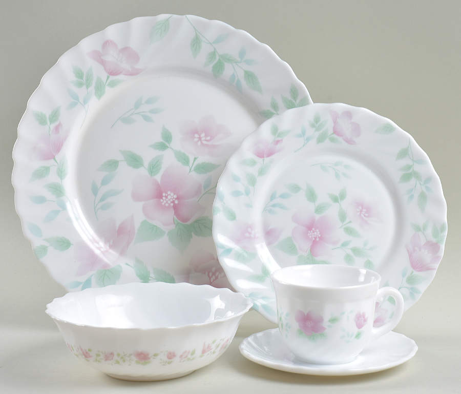 Florentine 5 Piece Place Setting by Arcopal-1