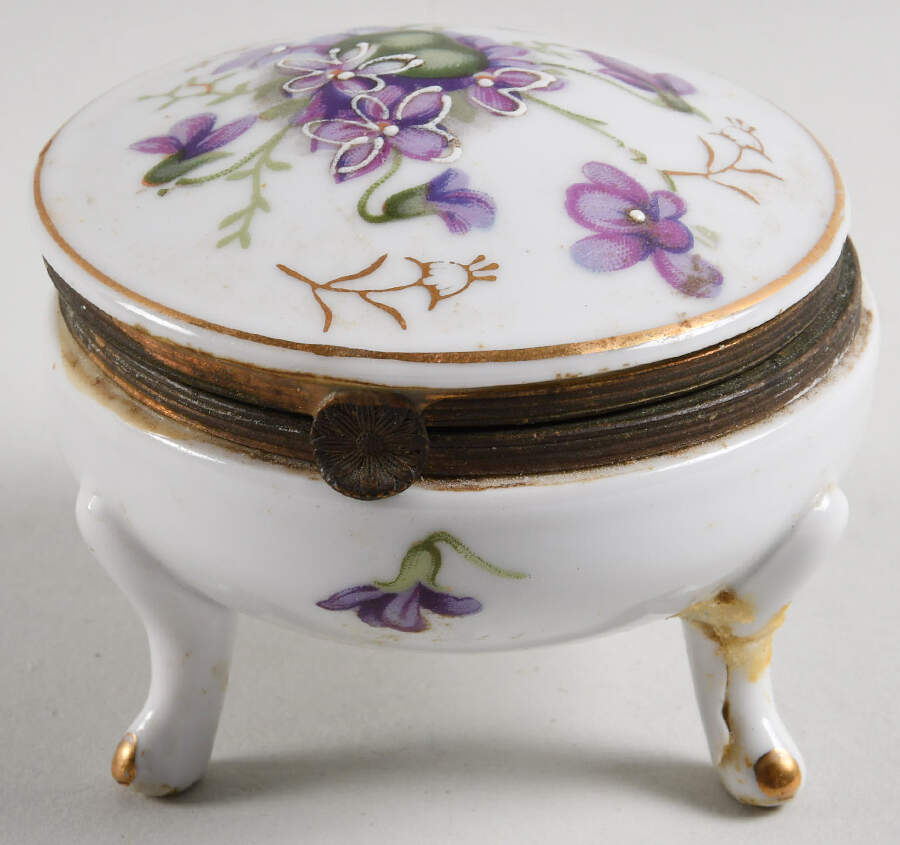 1027 Round Hinged Box by Arnart-1