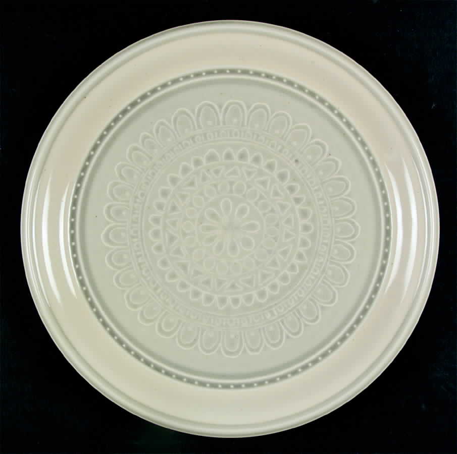 Brocade Dinner Plate by Arita-1