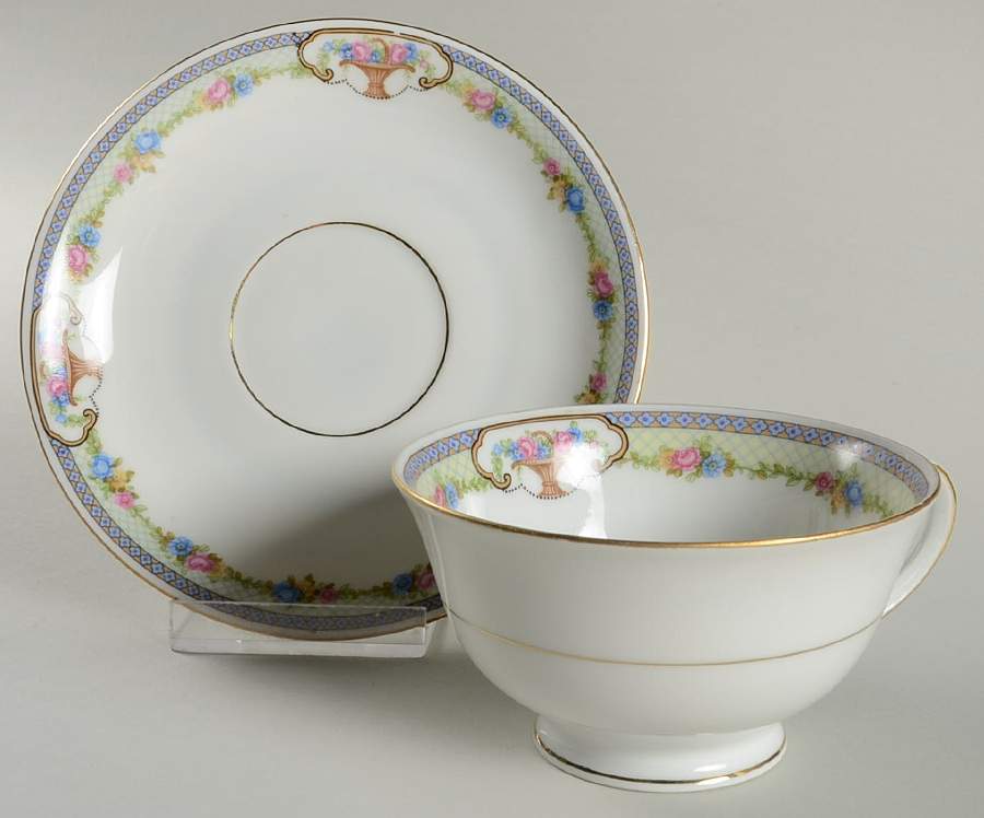 ALT422 Footed Cup & Saucer Set by Altrohlau-1