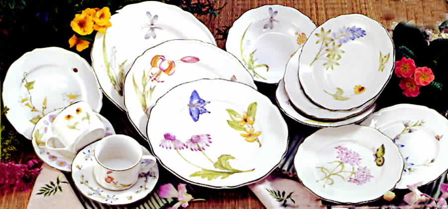 Lara's Garden (Scalloped) Dinner Plate by American Atelier-1
