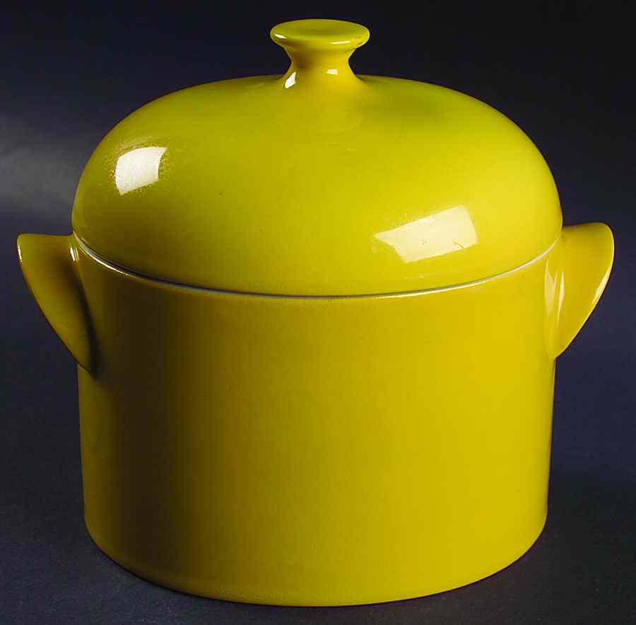 ARA106 1.5 Quart Oval Covered Casserole by Arabia of Finland-1