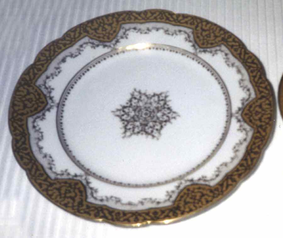 AHR651 Dinner Plate by Charles Ahrenfeldt-1