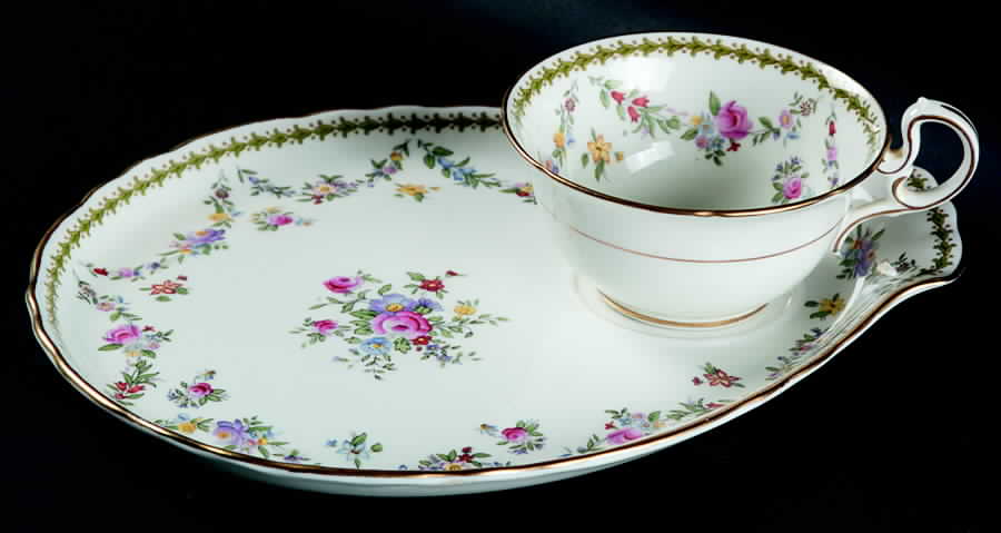 4186 (Scalloped) Dessert Plate & Cup Set by John  Aynsley & Sons-1